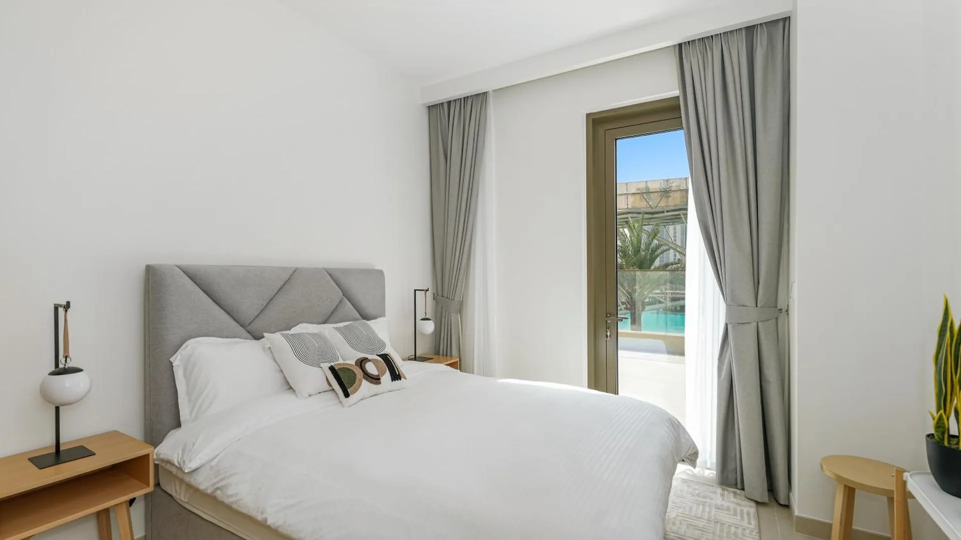 Beach View Luxury Apartment Dubai